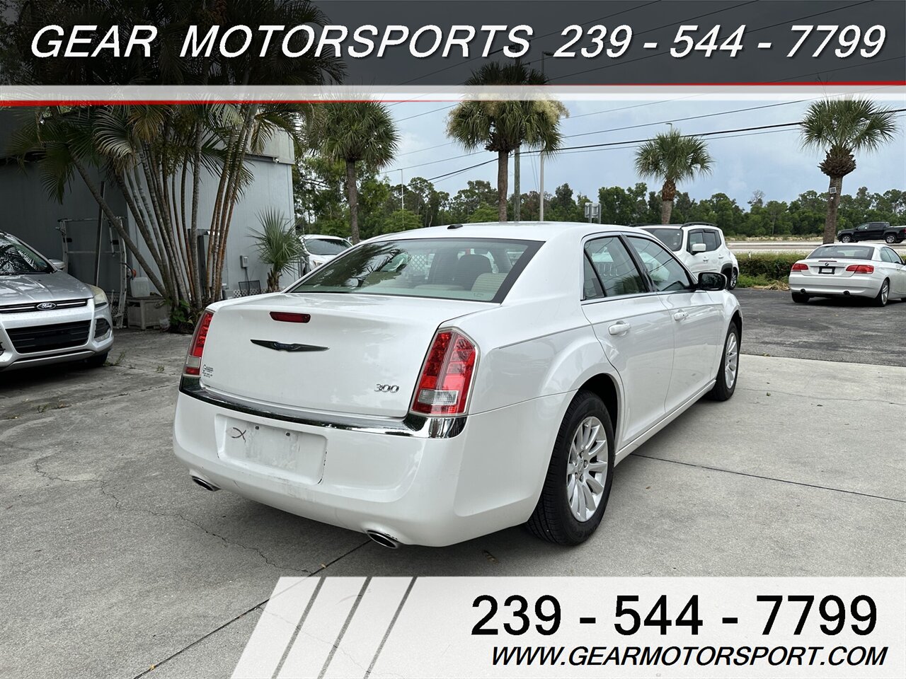 2011 Chrysler 300 3.6L V6 JUST 62K miles ONE OWNER - Photo 5 - Estero, FL 33928