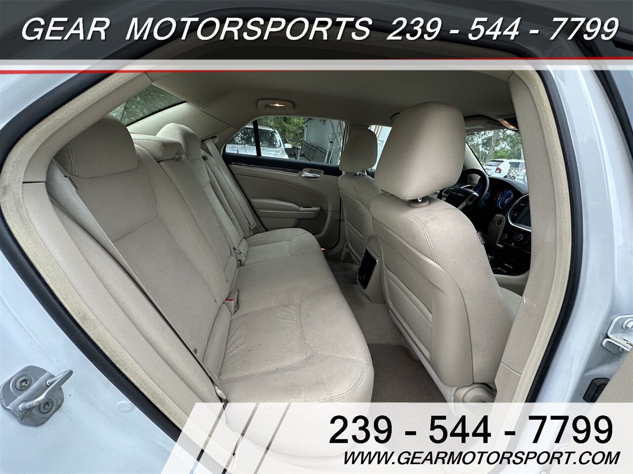 2011 Chrysler 300 3.6L V6 JUST 62K miles ONE OWNER - Photo 9 - Estero, FL 33928
