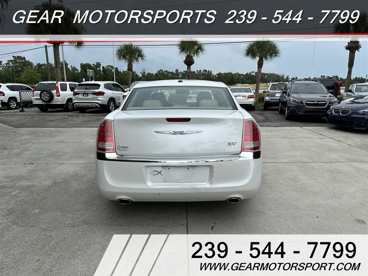 2011 Chrysler 300 3.6L V6 JUST 62K miles ONE OWNER - Photo 4 - Estero, FL 33928