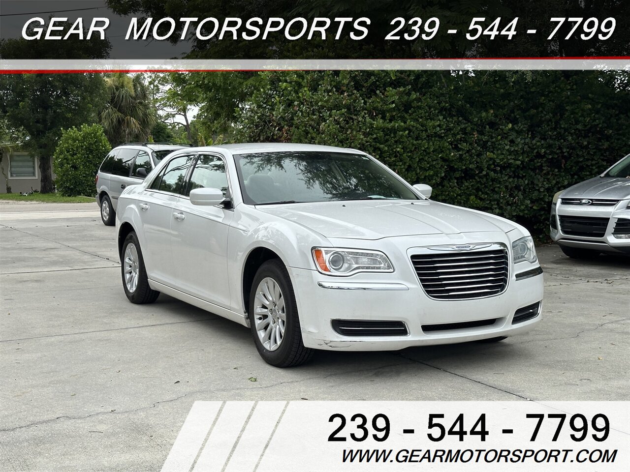 2011 Chrysler 300 3.6L V6 JUST 62K miles ONE OWNER - Photo 7 - Estero, FL 33928