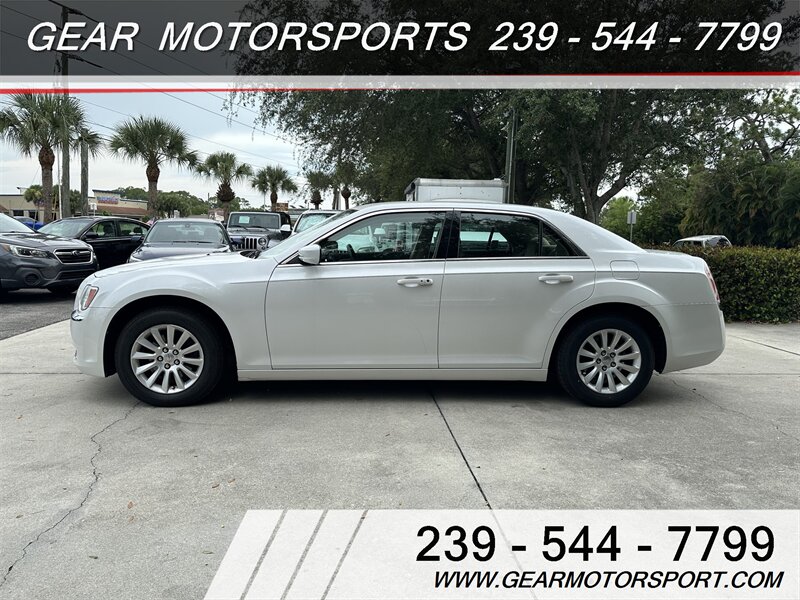 2011 Chrysler 300 3.6L V6 JUST 62K miles ONE OWNER  
