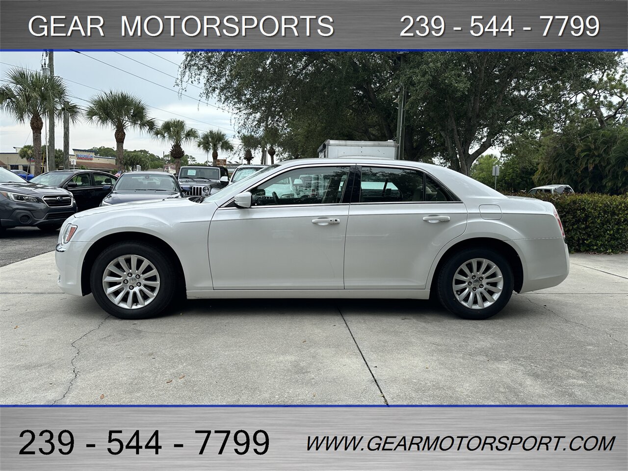2011 Chrysler 300 3.6L V6 JUST 62K miles ONE OWNER   - Photo 2 - Estero, FL 33928