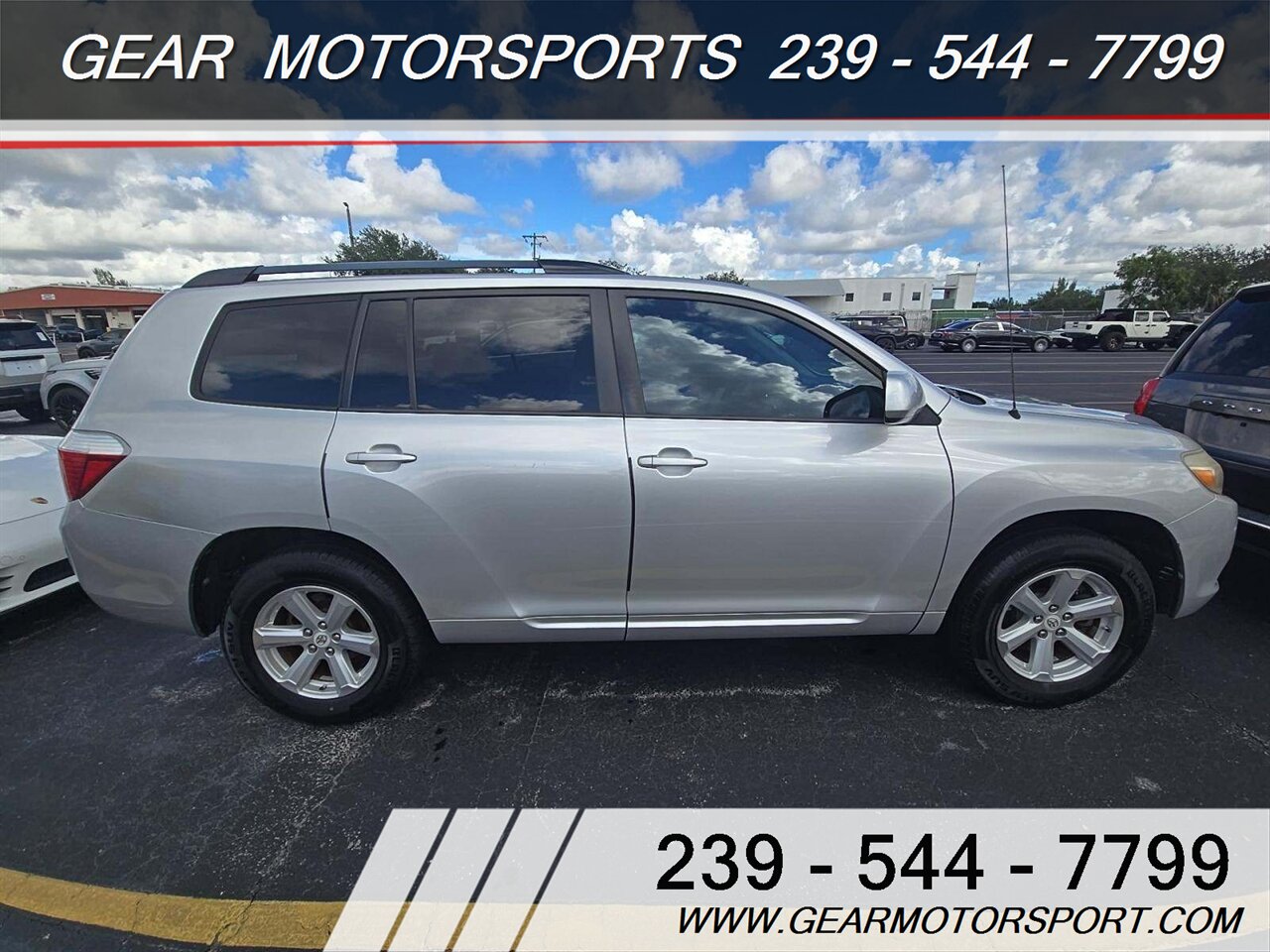 2010 Toyota Highlander FWD 2.7L 27 MPG, 8 Seater - Photo 2 - Estero, FL 33928