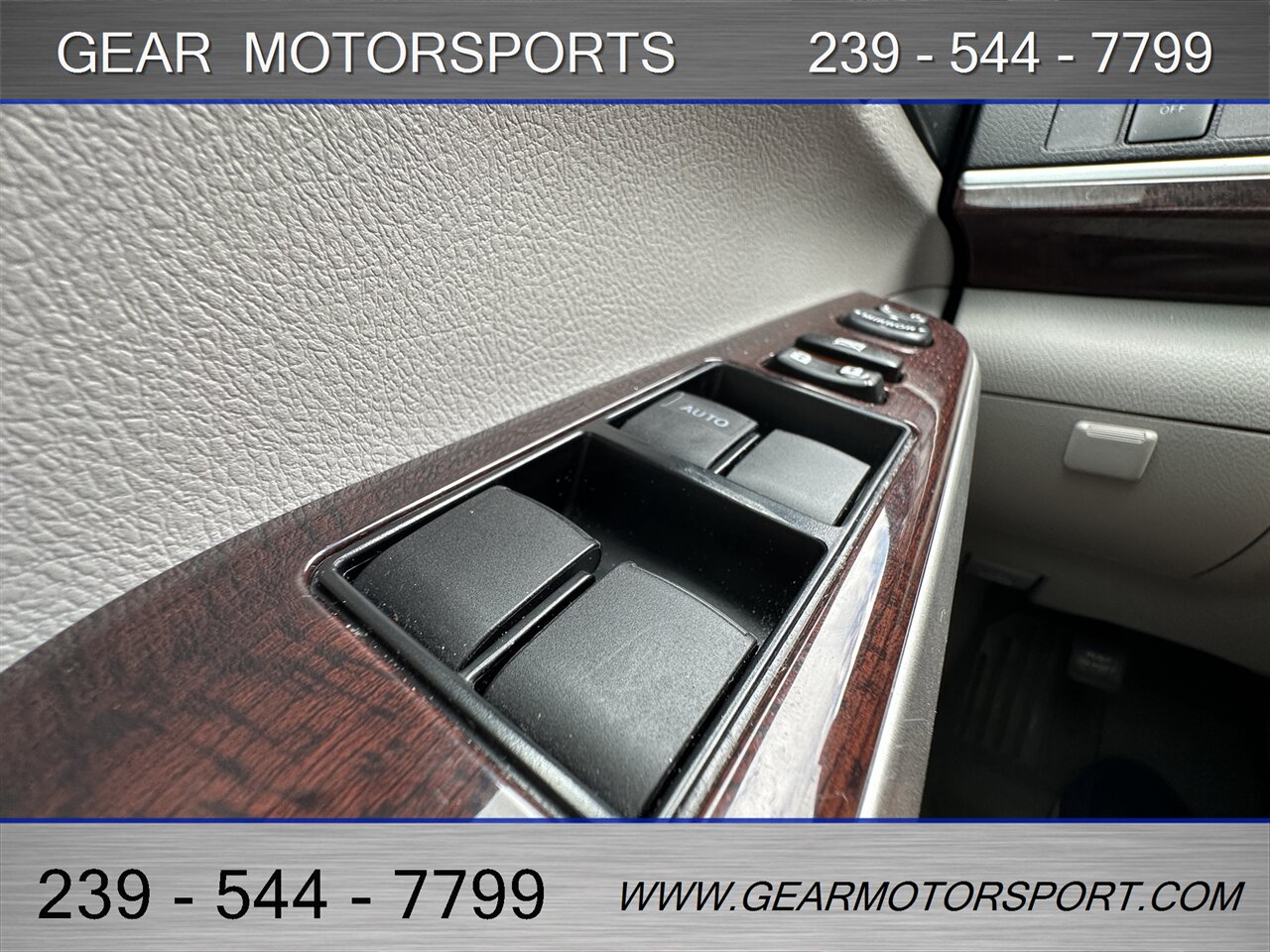 2012 Toyota Camry XLE V6 - Photo 26 - Estero, FL 33928