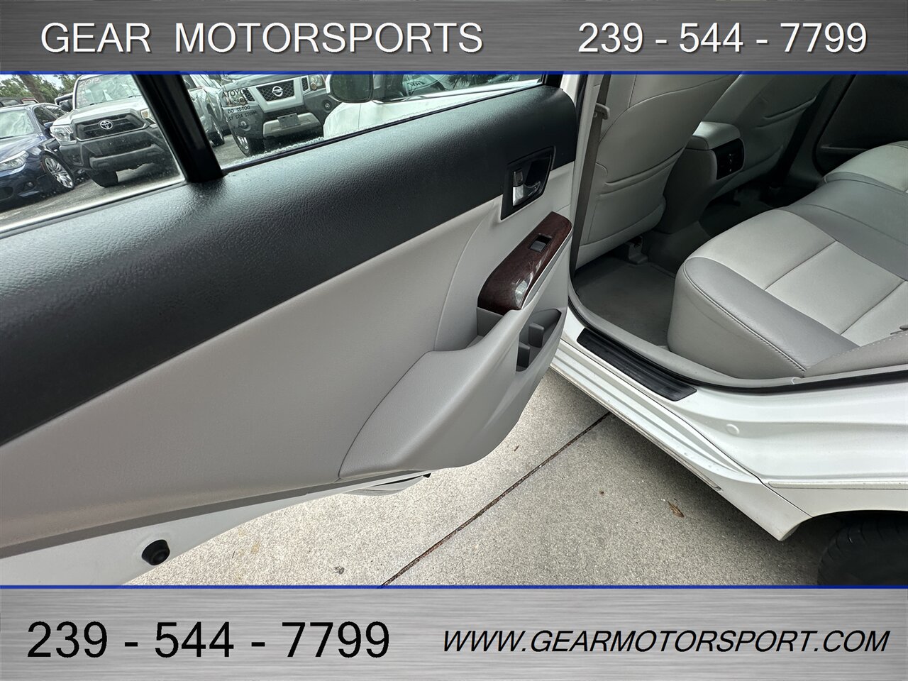 2012 Toyota Camry XLE V6 - Photo 11 - Estero, FL 33928