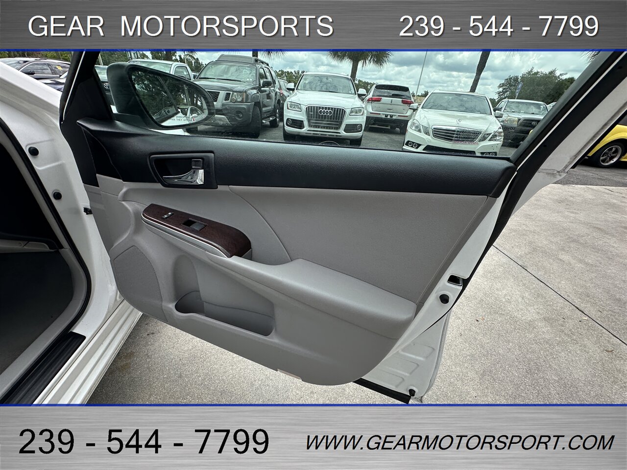 2012 Toyota Camry XLE V6 - Photo 15 - Estero, FL 33928