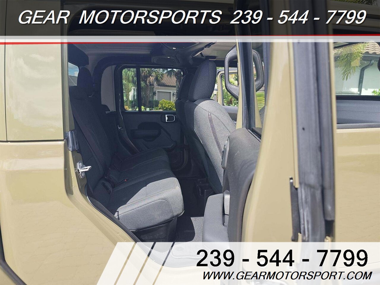 2025 Jeep Gladiator NightHawk 3.6L V6 4WD - Photo 9 - Estero, FL 33928