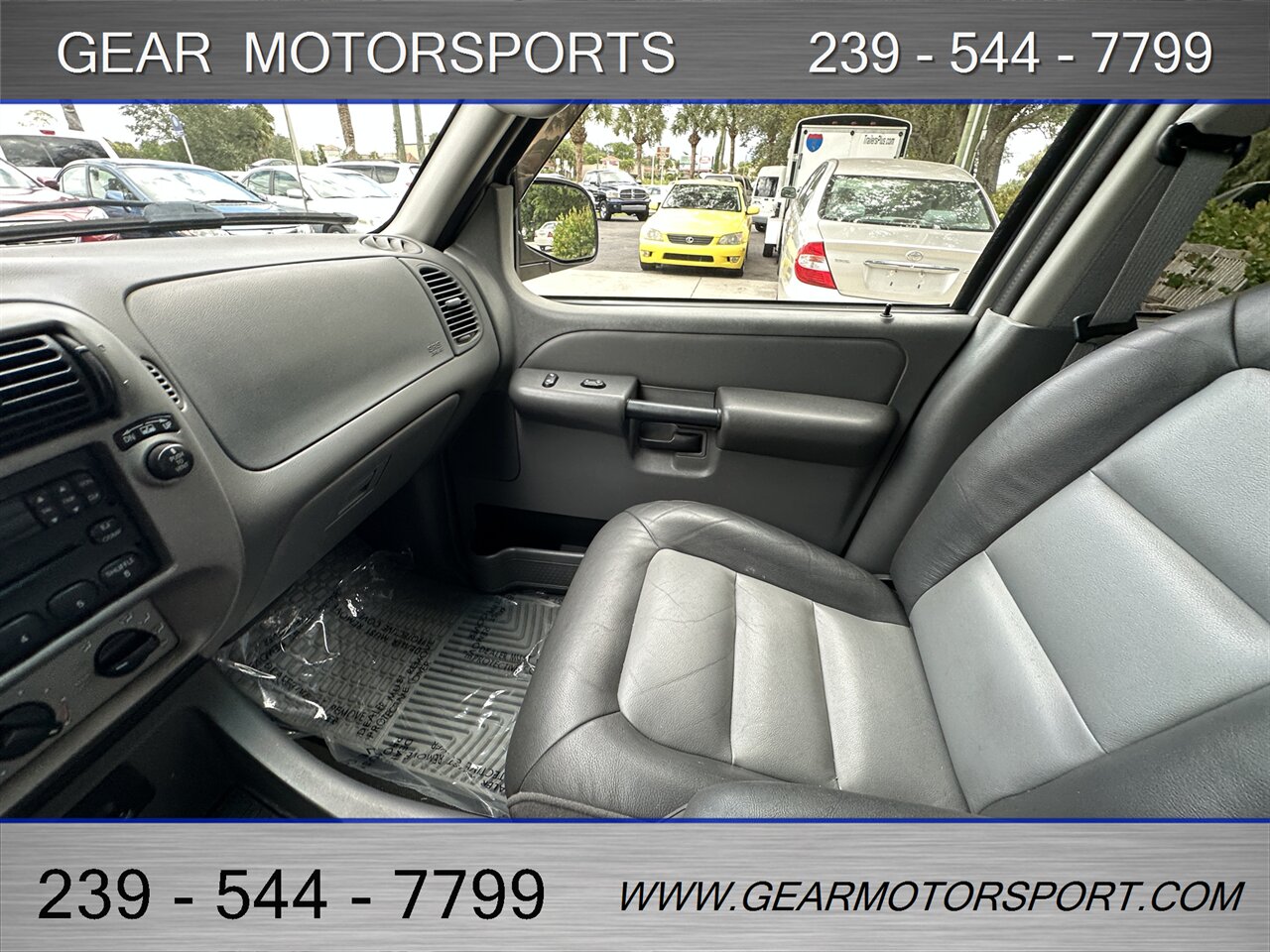 2004 Ford Explorer Sport Trac XLT 4dr XLT Crew Cab   - Photo 24 - Estero, FL 33928