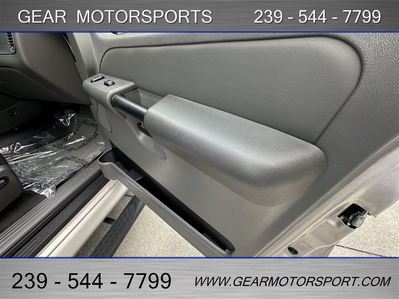 2004 Ford Explorer Sport Trac XLT 4dr XLT Crew Cab   - Photo 16 - Estero, FL 33928