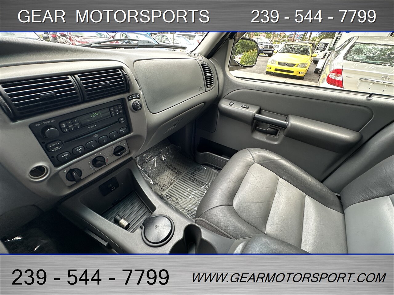 2004 Ford Explorer Sport Trac XLT 4dr XLT Crew Cab   - Photo 32 - Estero, FL 33928