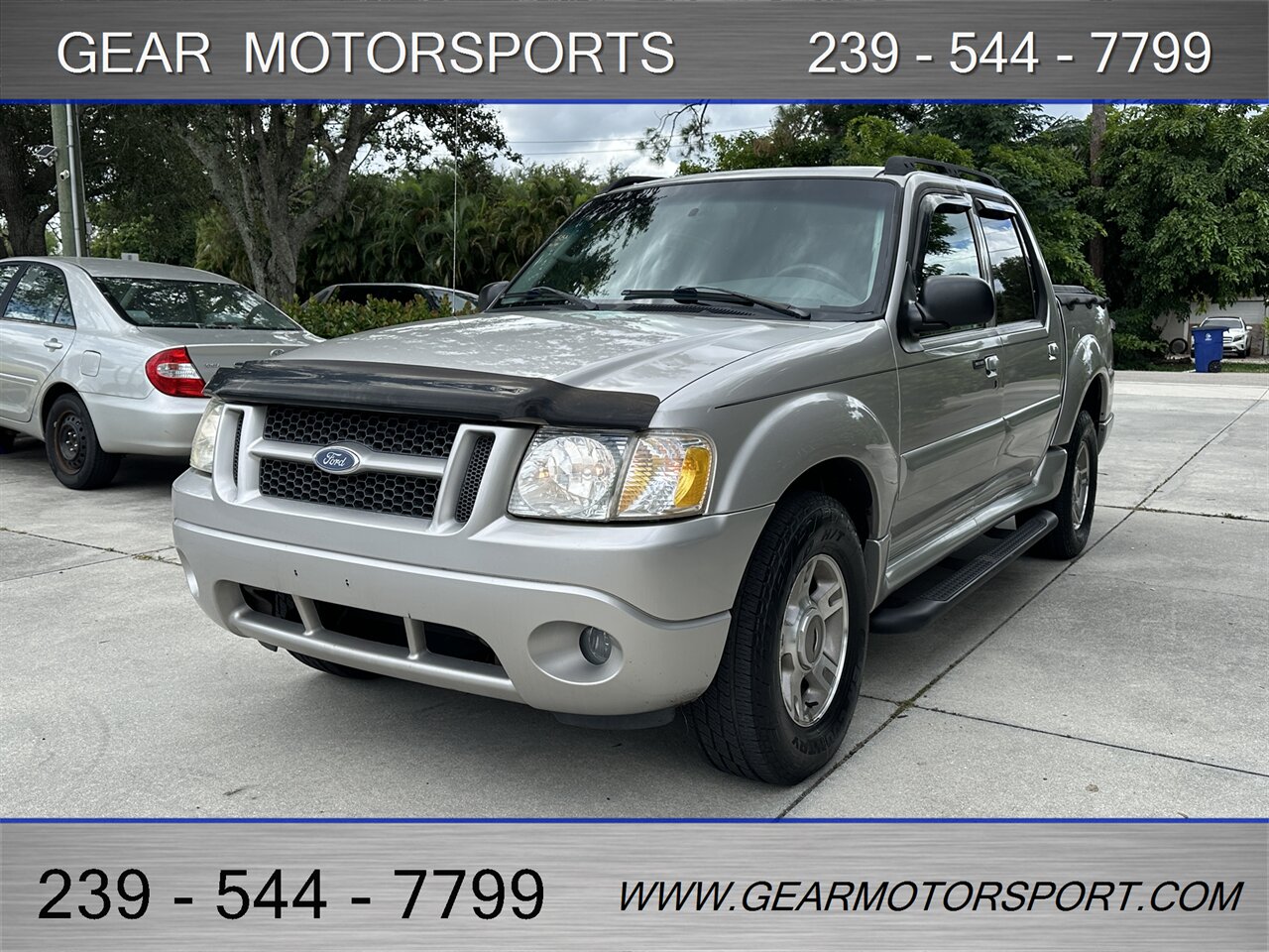 2004 Ford Explorer Sport Trac XLT 4dr XLT Crew Cab   - Photo 8 - Estero, FL 33928
