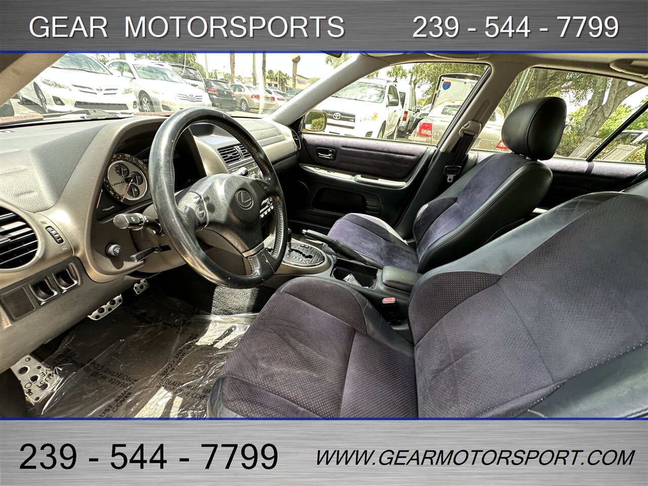 2001 Lexus IS 300 RWD - Photo 21 - Estero, FL 33928