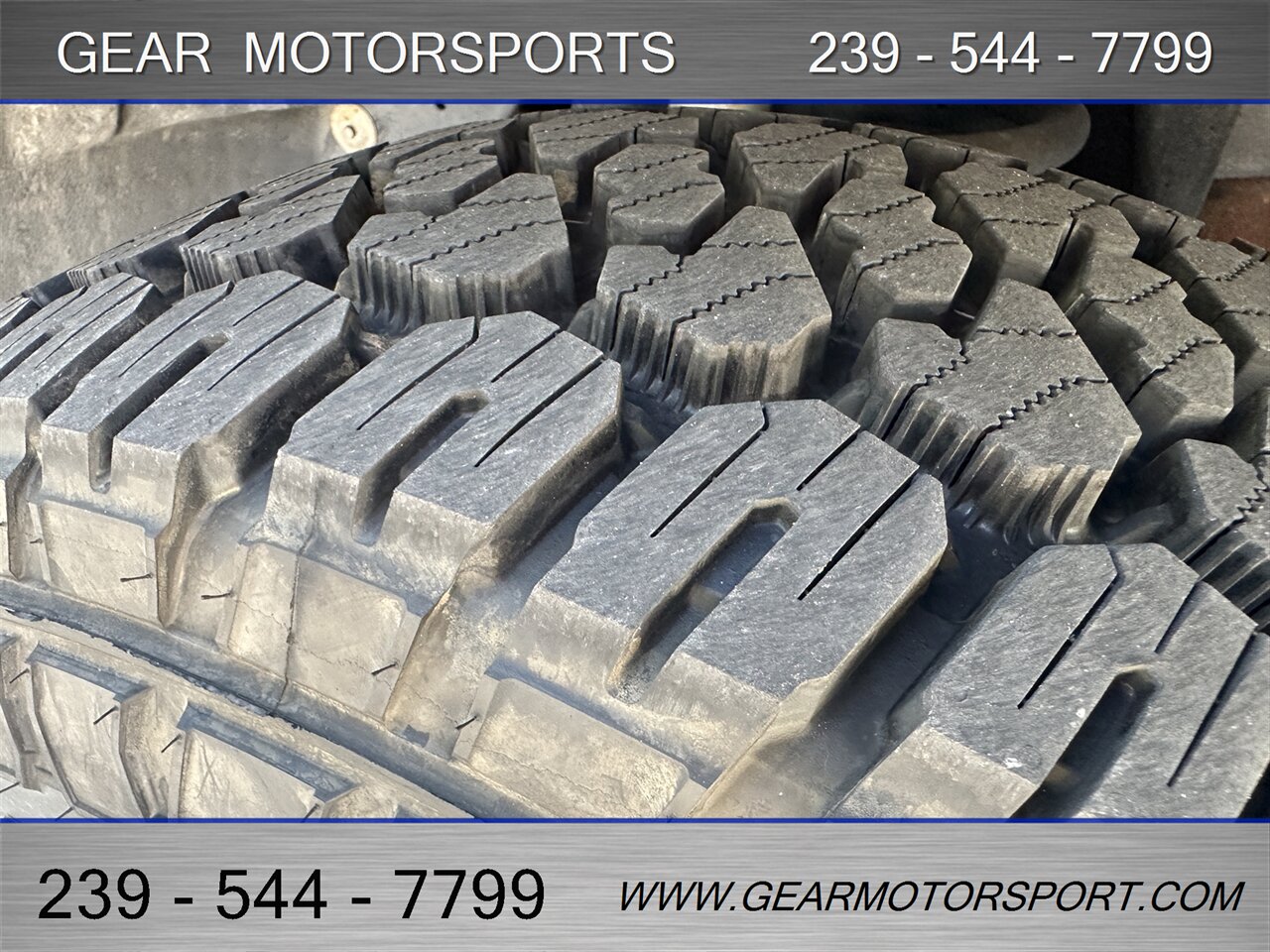 2005 Ford Excursion XLT 6.8L V10 AIR RIDE - Photo 32 - Estero, FL 33928