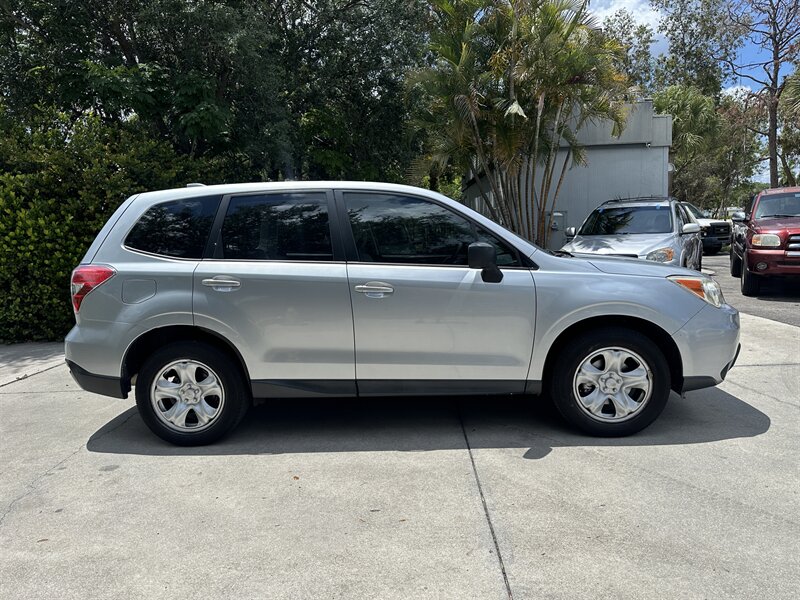 2016 Subaru Forester 2.5i 6-SPEED Manual  