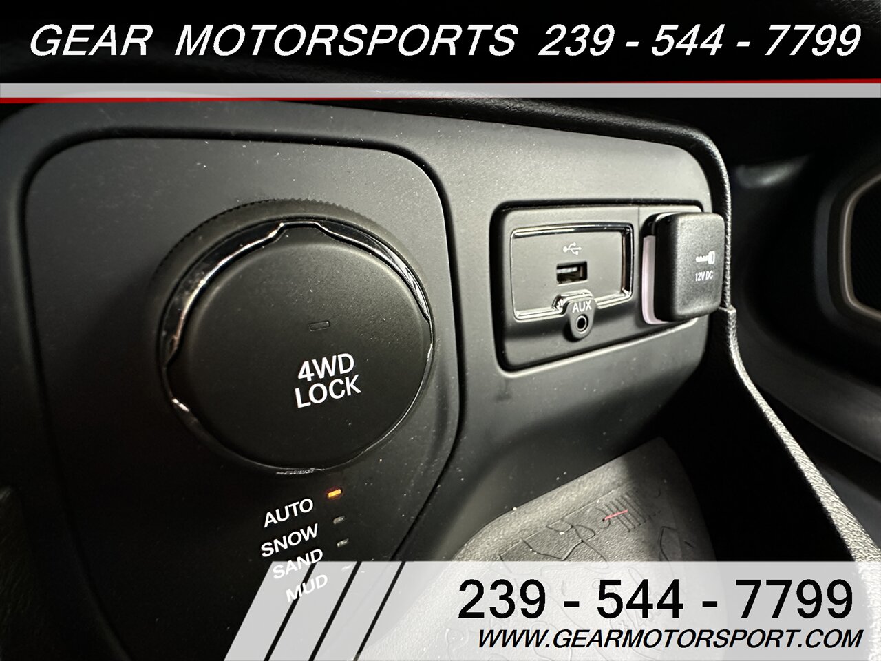 2016 Jeep Renegade Latitude 6-Speed Manual 4WD   - Photo 26 - Estero, FL 33928