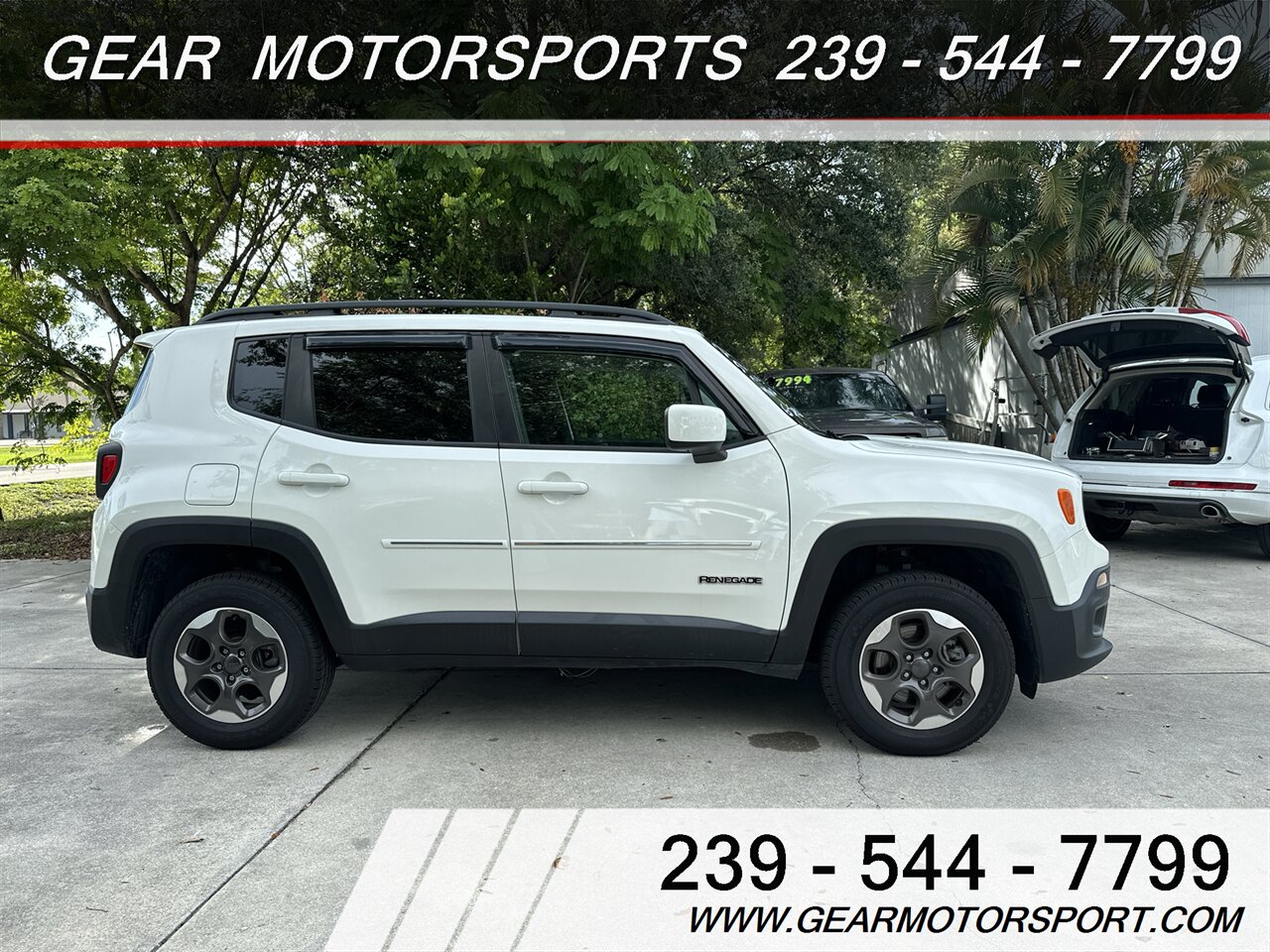 2016 Jeep Renegade Latitude 6-Speed Manual 4WD   - Photo 2 - Estero, FL 33928
