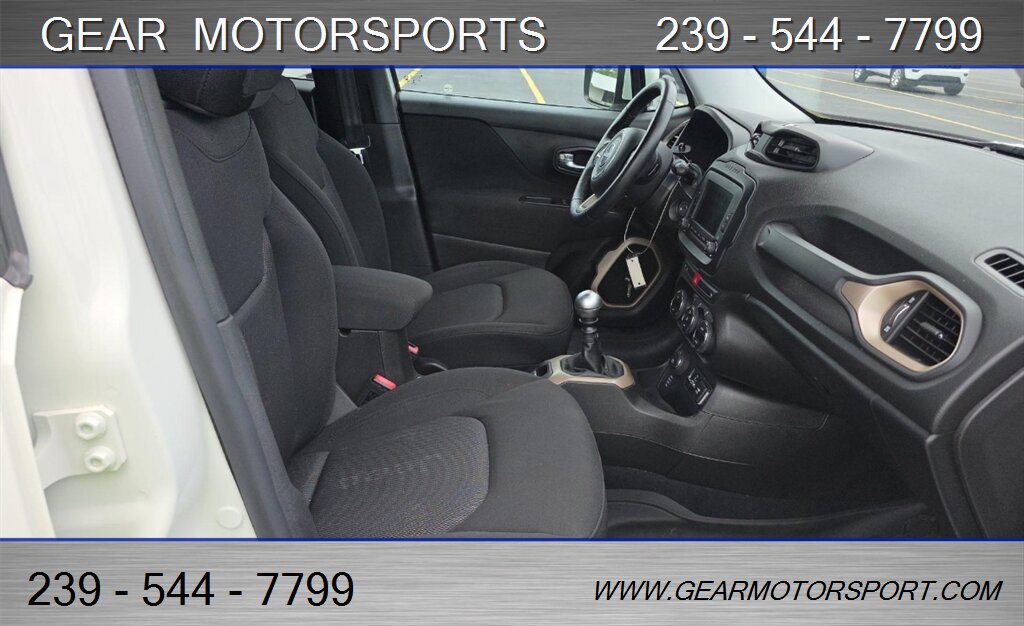 2016 Jeep Renegade Latitude 6-Speed Manual 4WD - Photo 3 - Estero, FL 33928