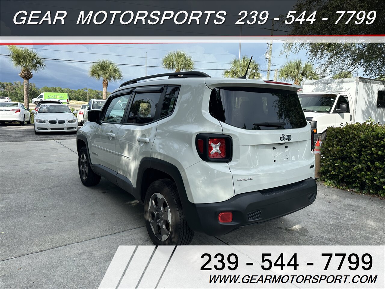 2016 Jeep Renegade Latitude 6-Speed Manual 4WD   - Photo 5 - Estero, FL 33928