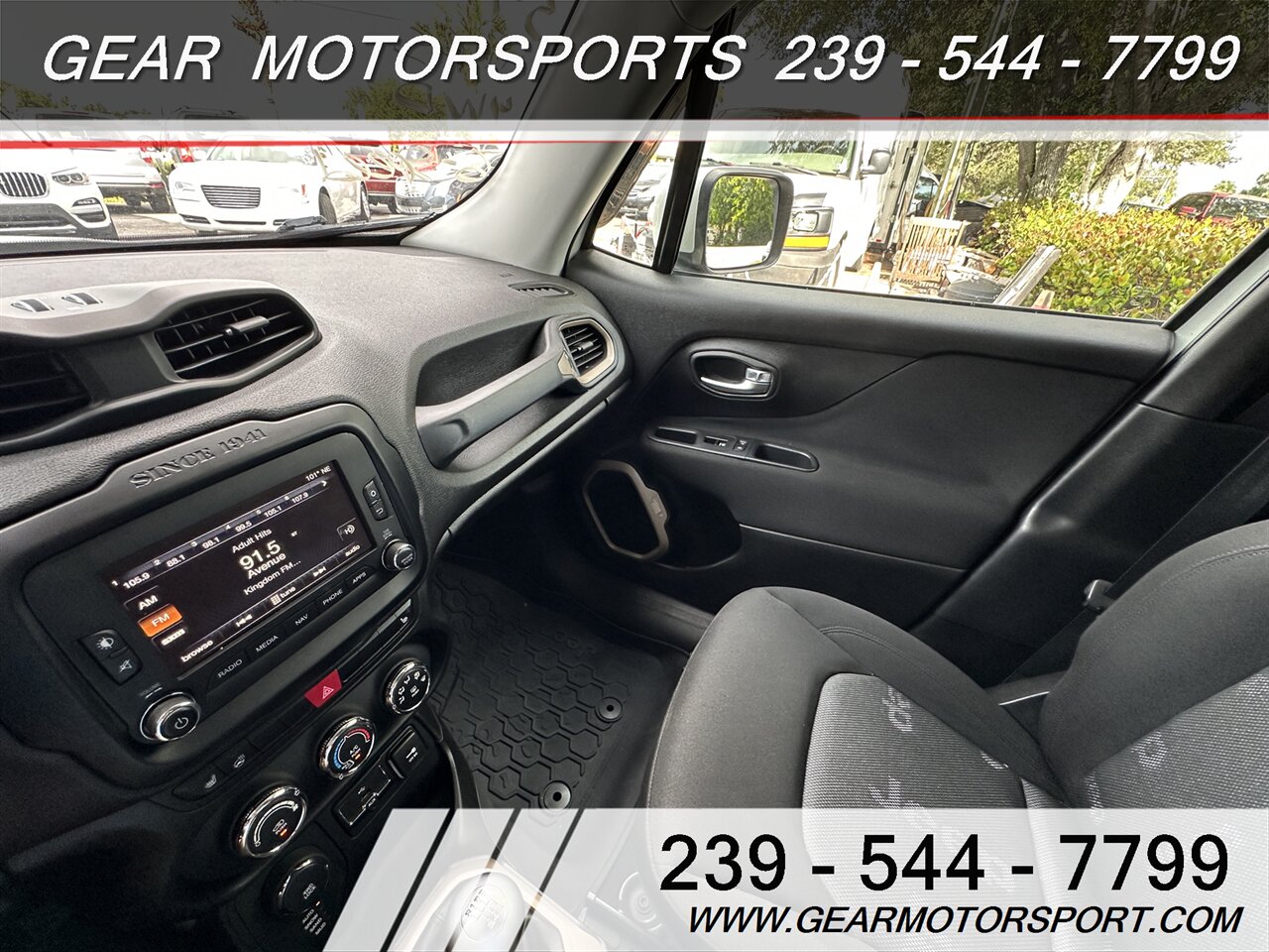 2016 Jeep Renegade Latitude 6-Speed Manual 4WD   - Photo 33 - Estero, FL 33928