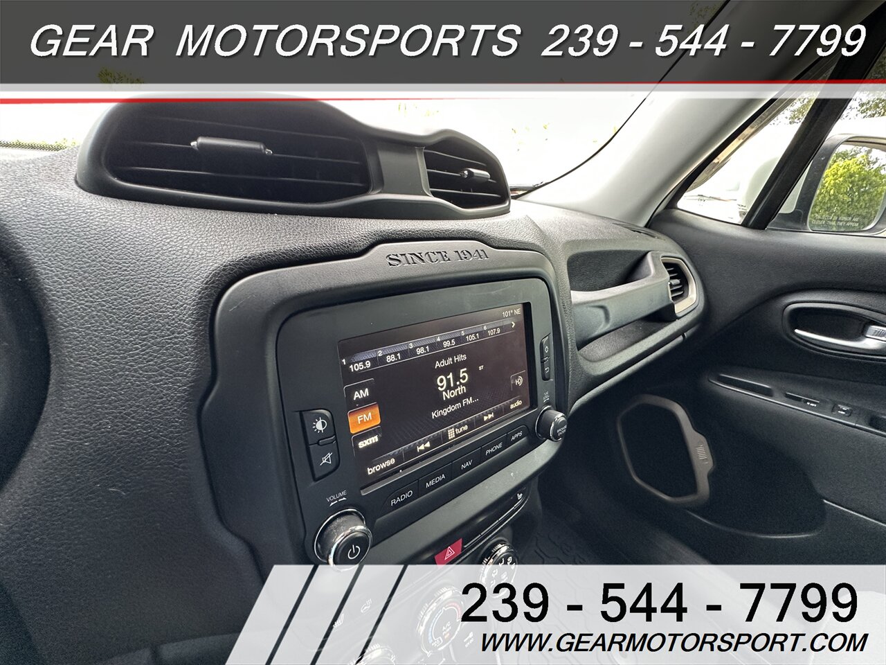 2016 Jeep Renegade Latitude 6-Speed Manual 4WD   - Photo 27 - Estero, FL 33928