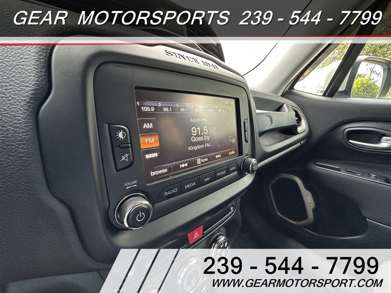 2016 Jeep Renegade Latitude 6-Speed Manual 4WD   - Photo 24 - Estero, FL 33928