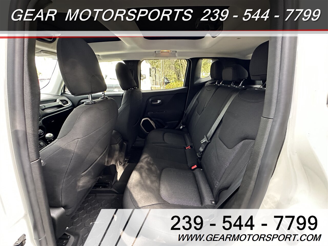 2016 Jeep Renegade Latitude 6-Speed Manual 4WD   - Photo 16 - Estero, FL 33928