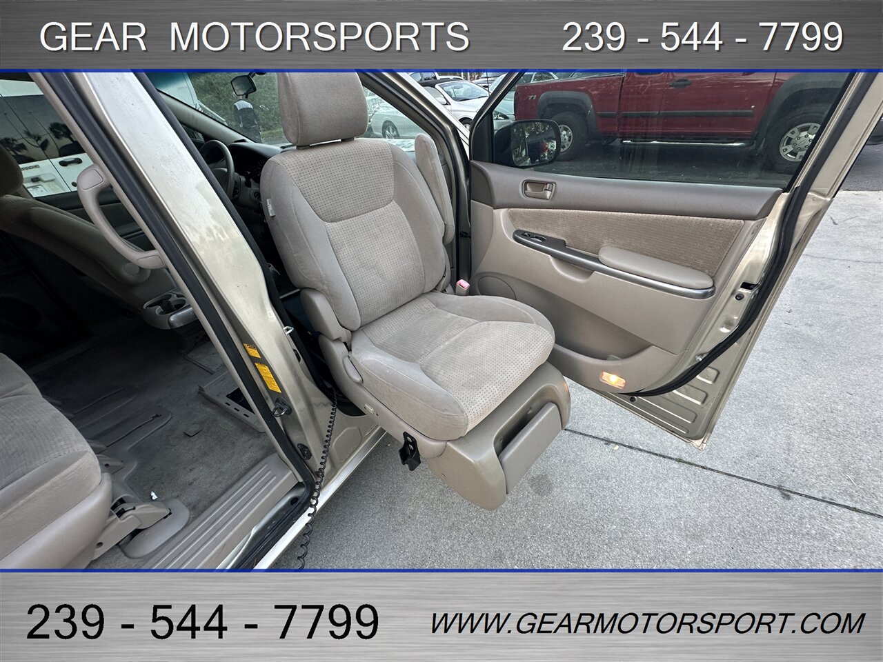 2009 Toyota Sienna LE 8-Passenger - Photo 6 - Estero, FL 33928