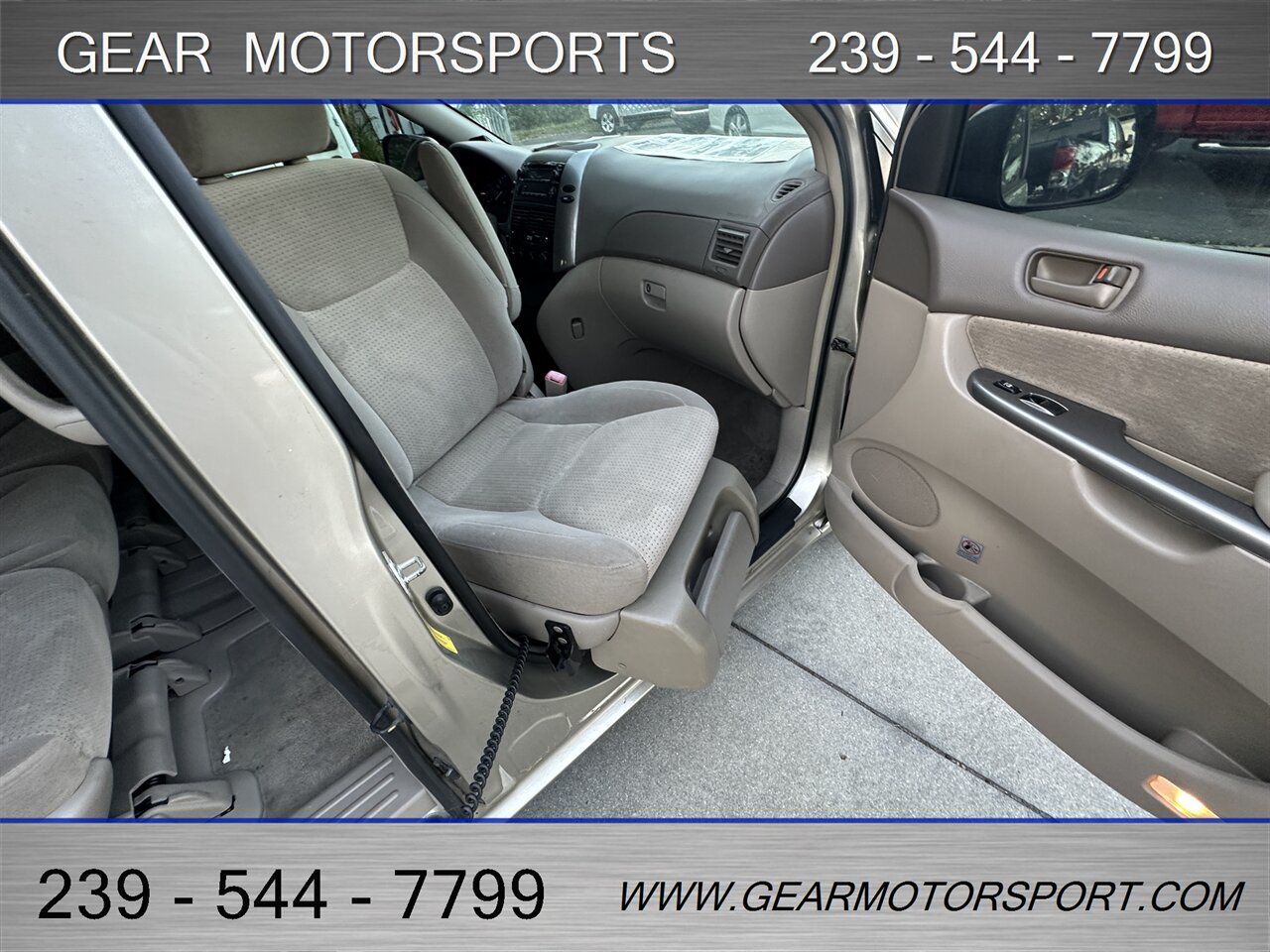 2009 Toyota Sienna LE 8-Passenger - Photo 5 - Estero, FL 33928
