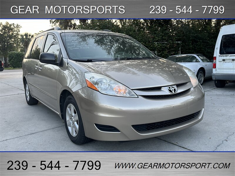 2009 Toyota Sienna LE 8-Passenger  