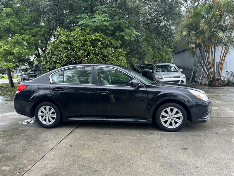 2011 Subaru Legacy 2.5i Premium  