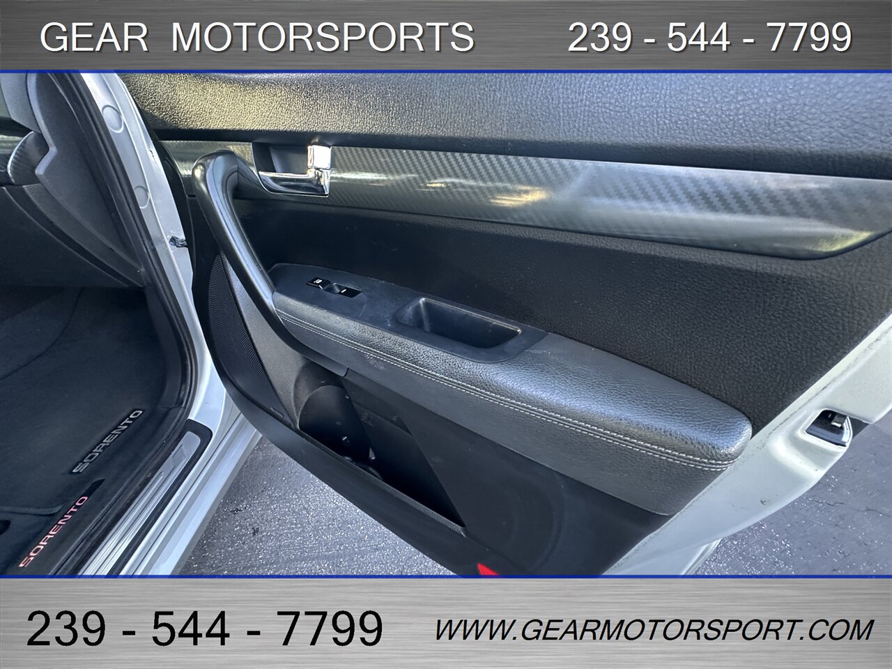 2011 Kia Sorento SX - Photo 26 - Estero, FL 33928