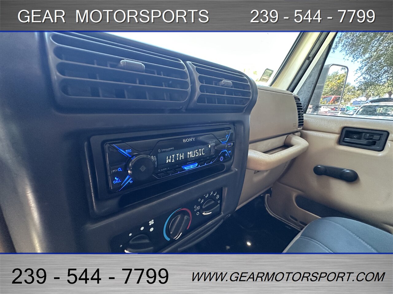2001 Jeep Wrangler Sahara 4WD 4.0L 6 Cylinder, 5-Speed Manual   - Photo 37 - Estero, FL 33928
