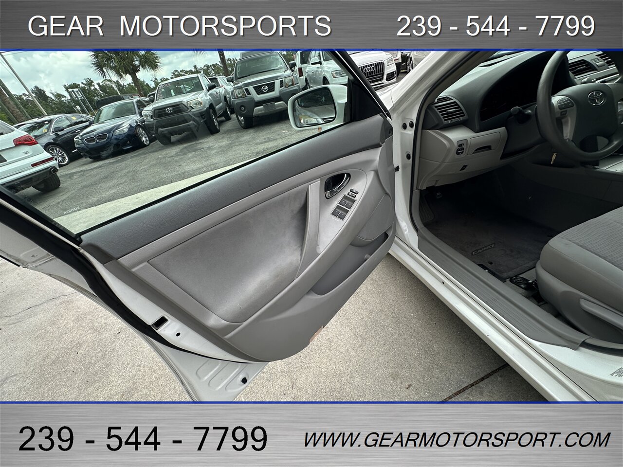 2011 Toyota Camry SE 32 MPG - Photo 8 - Estero, FL 33928