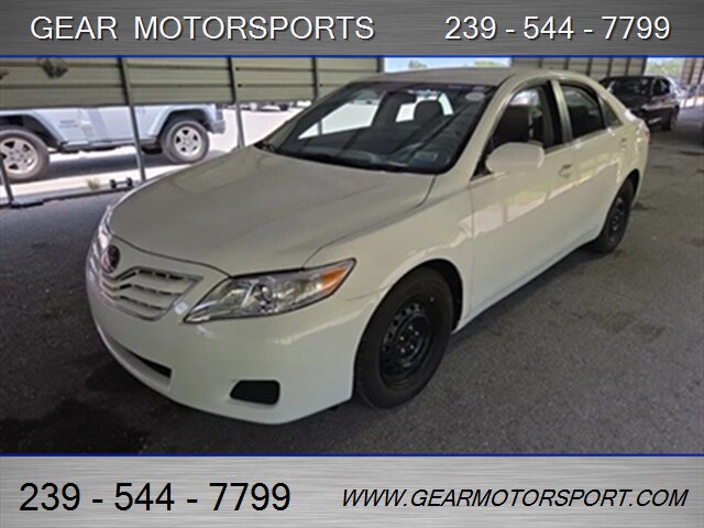 2011 Toyota Camry SE  