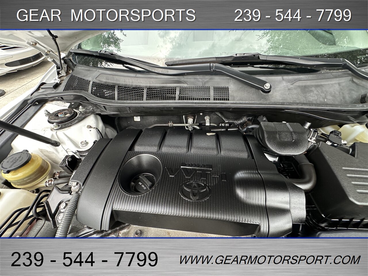 2011 Toyota Camry SE 32 MPG - Photo 19 - Estero, FL 33928
