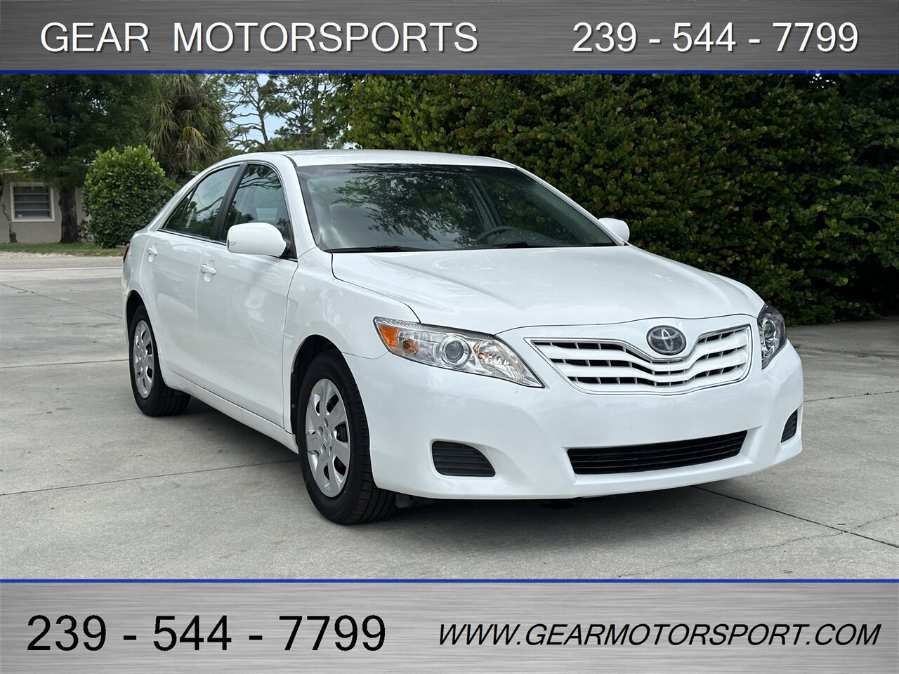 2011 Toyota Camry SE 32 MPG   - Photo 1 - Estero, FL 33928