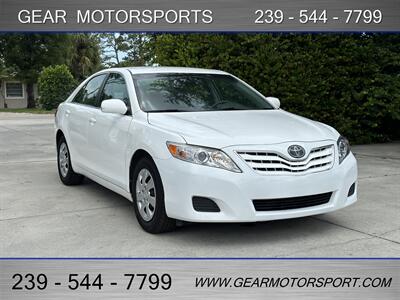 2011 Toyota Camry SE 32 MPG Sedan