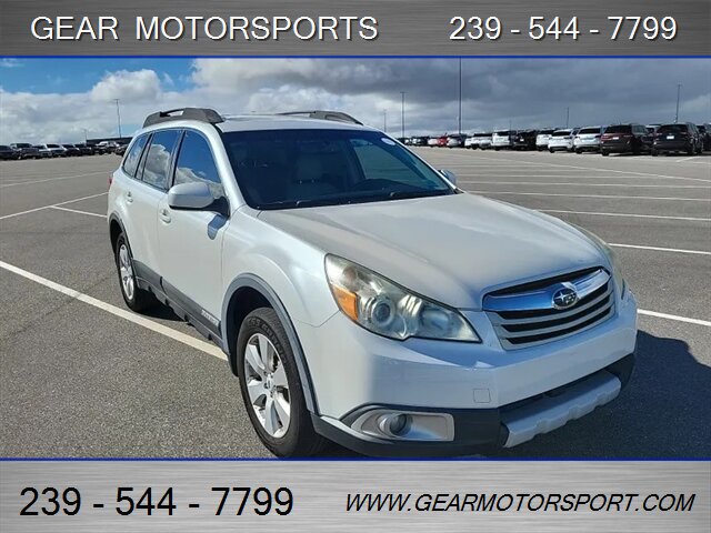 2012 Subaru Outback 2.5i Limited  AWD - Photo 1 - Estero, FL 33928