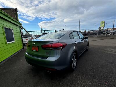 2018 Kia Forte S   - Photo 3 - Albany, OR 97322