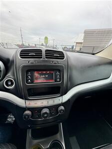 2017 Dodge Journey SE   - Photo 9 - Albany, OR 97322