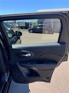 2015 Jeep Cherokee Limited   - Photo 11 - Albany, OR 97322