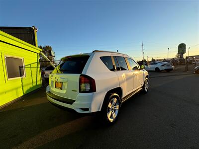 2016 Jeep Compass Latitude   - Photo 3 - Albany, OR 97322