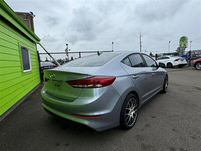 2017 Hyundai ELANTRA Limited   - Photo 4 - Albany, OR 97322