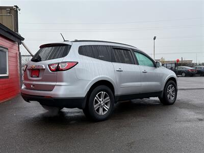 2017 Chevrolet Traverse LT   - Photo 3 - Albany, OR 97322