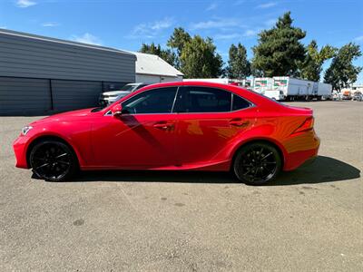 2018 Lexus IS 300   - Photo 7 - Albany, OR 97322