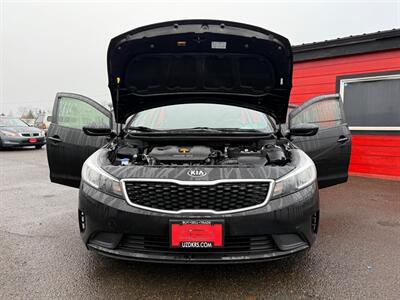 2018 Kia Forte LX   - Photo 5 - Albany, OR 97322