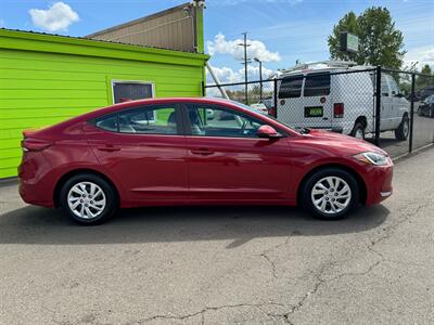 2017 Hyundai ELANTRA SE   - Photo 2 - Albany, OR 97322