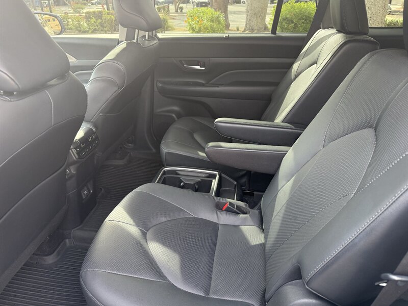 2024 Toyota Grand Highlander Limited - Photo 10
