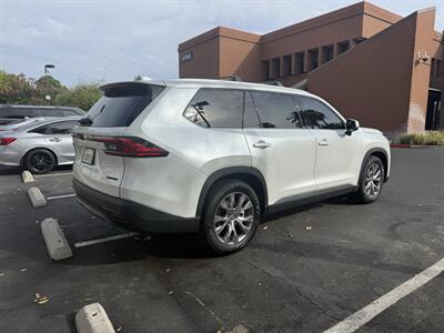 2024 Toyota Grand Highlander XLE - Photo 5 - Riverside, CA 92501