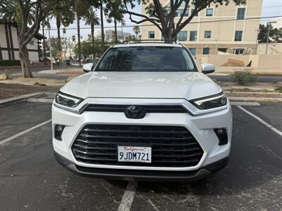 2024 Toyota Grand Highlander XLE - Photo 2 - Riverside, CA 92501